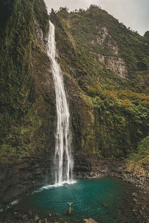 HANAKAPIAI FALLS TRAIL ON KAUAI, HAWAII - Journey Era