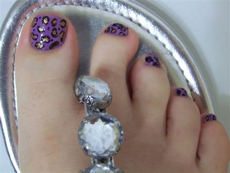 Festival Nails Designs For The Toe To Flaunt At Diwali