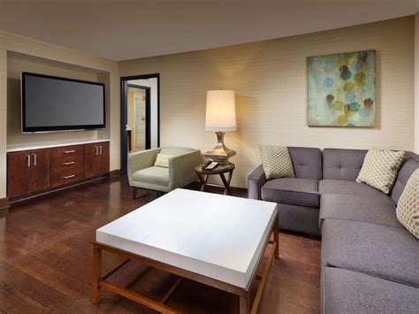 DoubleTree by Hilton Chattanooga Hotel in Chattanooga (TN) - Room Deals, Photos & Reviews