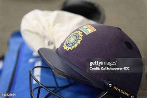 Cricket Helmet Photos and Premium High Res Pictures - Getty Images