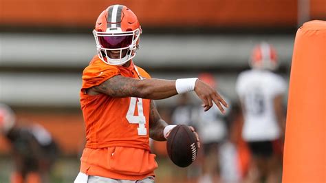 Browns QB Deshaun Watson cleared, team trades for center | wkyc.com