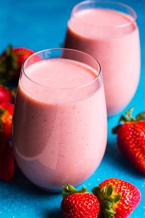 How To Make Strawberry Smoothie With Almond Milk