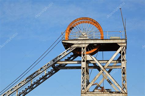 Mine shaft headgear — Stock Photo © EcoPic #7587202