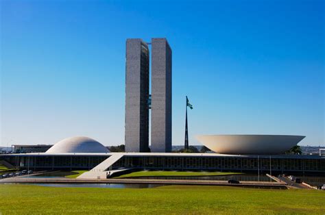 Palácio do Planalto, de Oscar Niemeyer | Oscar niemeyer, Brasília, brazil, Brasilia