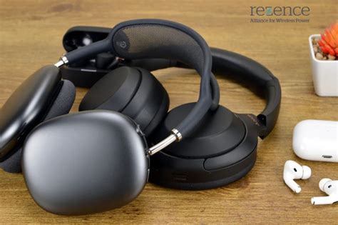 Noise Cancelling Earbuds Vs Headphones: Which Is Better In 2022? - Rezence