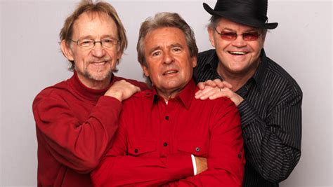 Monkees members mourn loss of Davy Jones - CBS News