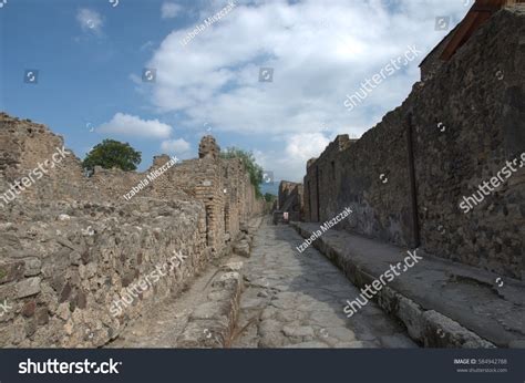 Pompeii Ancient Roman City Stock Photo 584942788 | Shutterstock