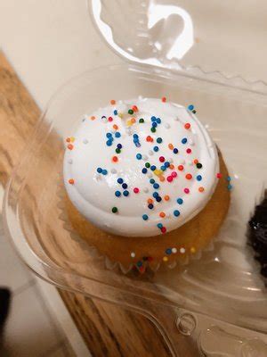 BUTTERCUP BAKE SHOP - 518 Photos & 941 Reviews - 973 2nd Ave, New York ...