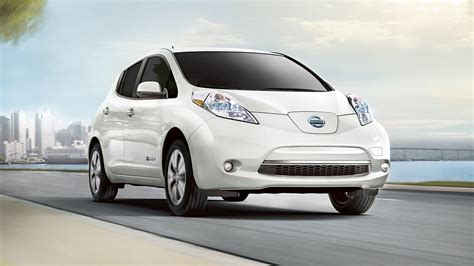 2017-nissan-leaf-exterior-pearl-white-large - Energy Smart Home Performance