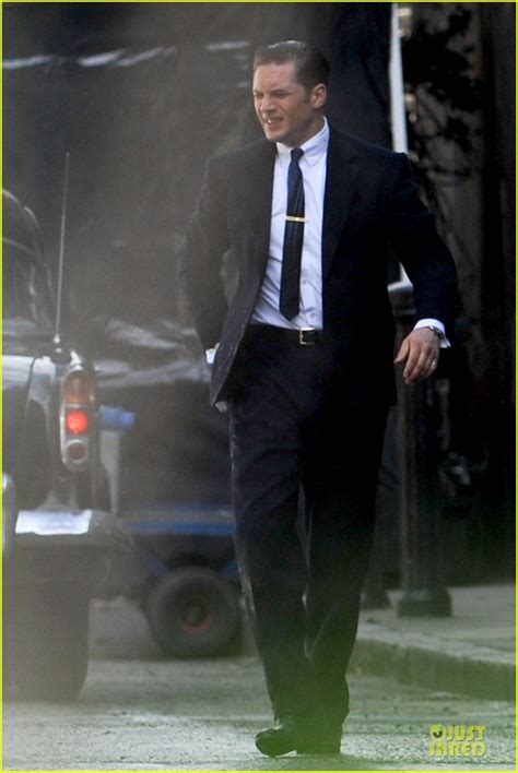 Tom Hardy Is the Handsome 'Legend' in a Suit: Photo 3152820 | Tom Hardy Pictures | Just Jared