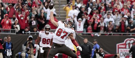 Rob Gronkowski Says The Buccaneers Are The Only Team He’d Play For If ...