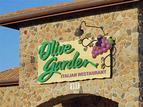 Olive Garden Undergoes 'Brand Renaissance' With New Logo and Upgraded Menu | Food World News