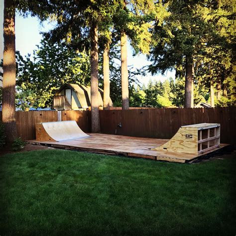 Backyard skate ramp DIY style Repinned from Skateboarding Decks ...