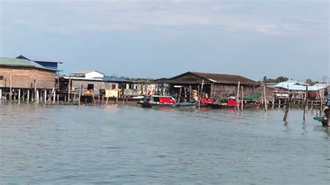 MALAYSIA: Pulau Ketam Fishing Village - YouTube