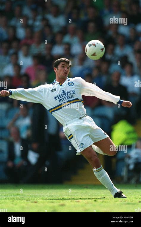 GARY SPEED LEEDS UNITED FC 23 August 1993 Stock Photo - Alamy