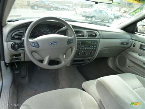 2003 Ford Taurus SE Dashboard Photos | GTCarLot.com