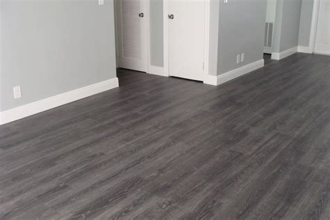 Modern Decoration: Tokyo Oak Grey Laminate (All rooms, minus the bathroom[s]). | Grey flooring ...