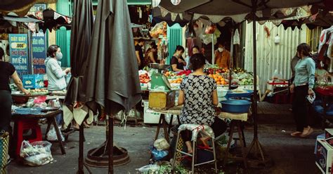 Vendors Selling Food at the Market · Free Stock Photo