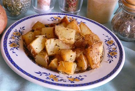 Patate rosse al forno light con buccia morbide e croccanti - Ricette in 30 minuti