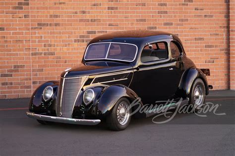 1937 FORD CUSTOM COUPE