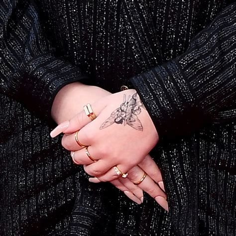 Billie Eilish Got a Hand Tattoo — See Photos | Teen Vogue