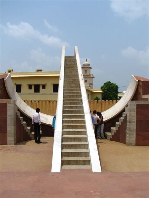 File:Sundial Close-up at the Jantar Mantar.jpg - Wikimedia Commons