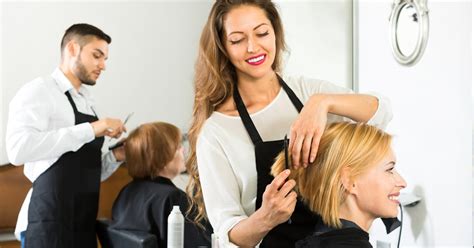 A guide to holiday tipping: What to give your hairdresser, doorman, and others