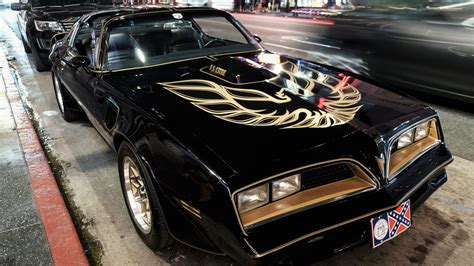 Burt Reynolds' 'Smokey and the Bandit' boosted '77 Trans Am