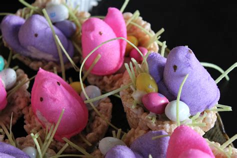 Marshmallow Peeps Crafts: Bird Nest Rice Krispy Treats - Mommysavers | Mommysavers