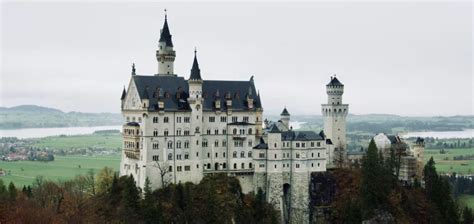 19 Most Beautiful Gothic Castles to Visit in 2023 | Medieval Fun