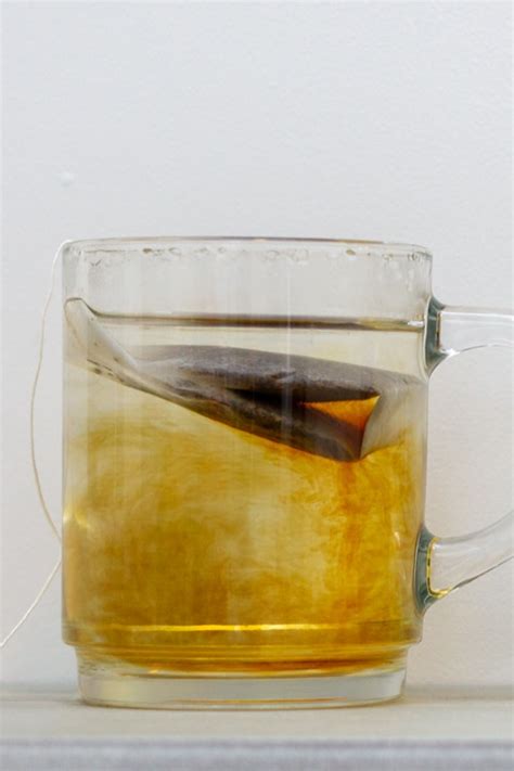 Tea Bag Science - Should You Dunk or Steep Your Tea Bag? - FoodCrumbles