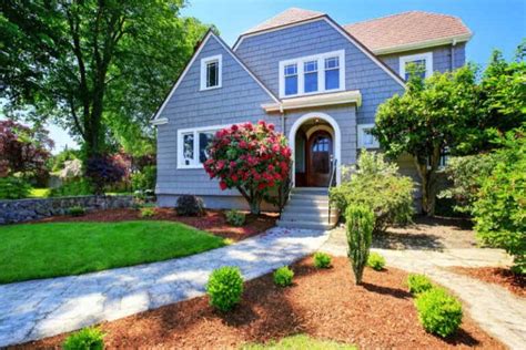 Creating Curb Appeal: 10 Front Yard Hardscape Ideas - Heartland ...