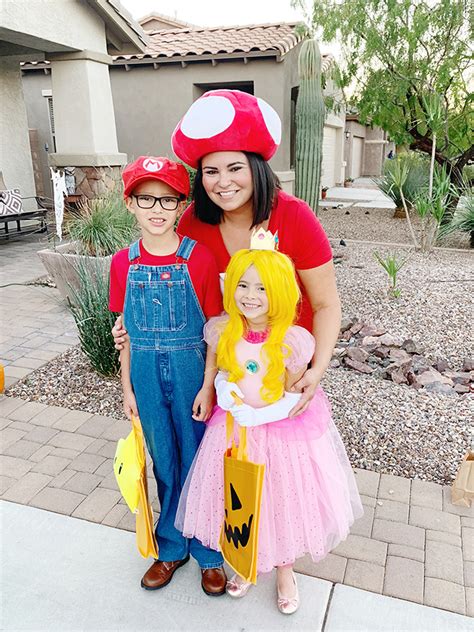 Super Mario Family Halloween Costumes