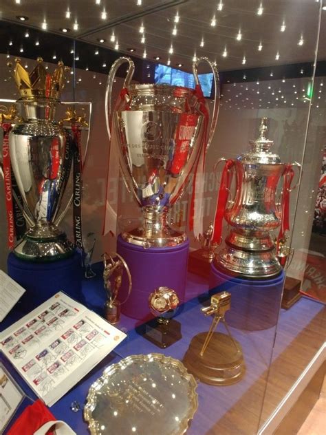 The one and only Treble trophies at the Manchester United Museum ...