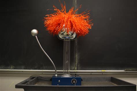 Van de Graaff Generator | UCSC Physics Demonstration Room