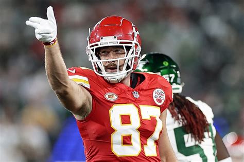 Chiefs’ Kelce talks about being in spotlight with Swift | Fulton Sun