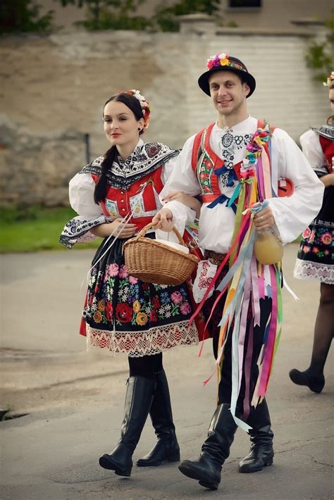 "Pomlázka" Easter tradition in South Moravia, Czechia | Traditional outfits, Historical clothing ...