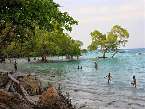 Blog Pro Pelajar: Keindahan Laut di Pulau Alor