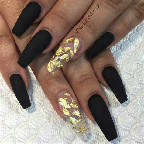 ριитєяєѕт @IIIannaIII | Gold acrylic nails, Gold nails, Black gold nails