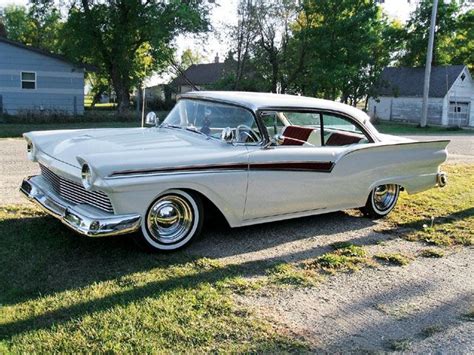 Muscle Cars: 1957 Ford Fairlane