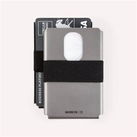 Top 10 Best Metal Wallets for Men [2022 Guide] - The Modest Man