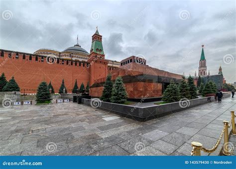 Moscow Red Square. Lenin`s Mausoleum. Editorial Image - Image of ...