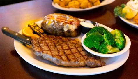 The Ultimate Gatlinburg Steakhouse Guide - Satisfy Your Tastebuds