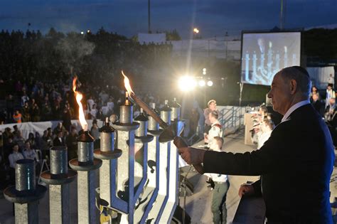 Hanukkah Candle Lighting:Blessings, Meaning & Celebration