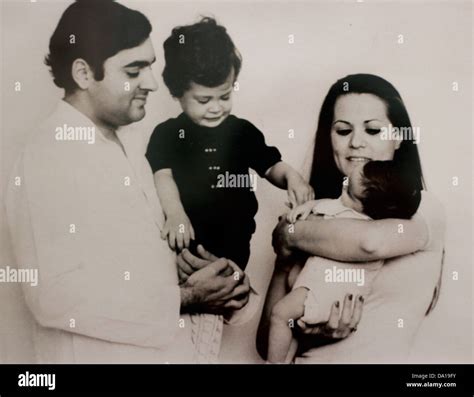 Introduce 86+ imagen family background of rajiv gandhi ...