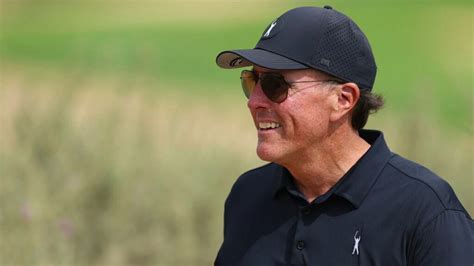 Phil Mickelson Stuns Everyone With His Weight Loss Transformation