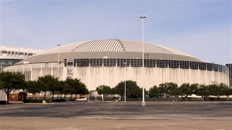 Officials approve $105M Houston Astrodome renovation plan