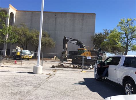 Valley View Mall Demolition in Dallas, TX | LLOYD NABORS DEMOLITION