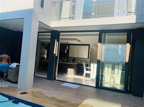 WATCH| Makhadzi Flaunts Her Glamorous R4 Million Mansion - iHarare News