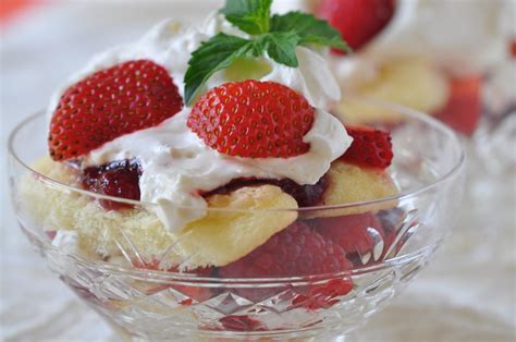 Diabetic Friendly Desserts - Berry Parfait Is Best Berry Desserts Recipe